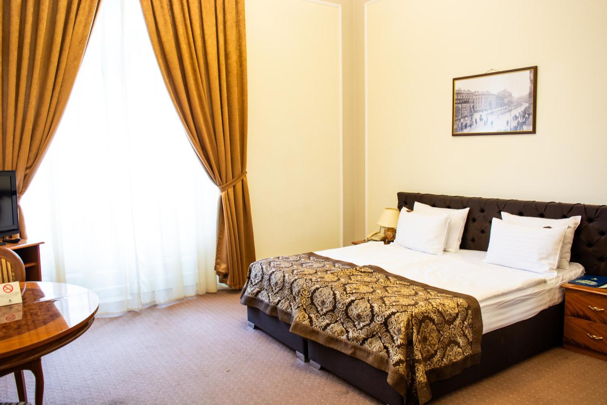 George Hotel Liov Exterior foto