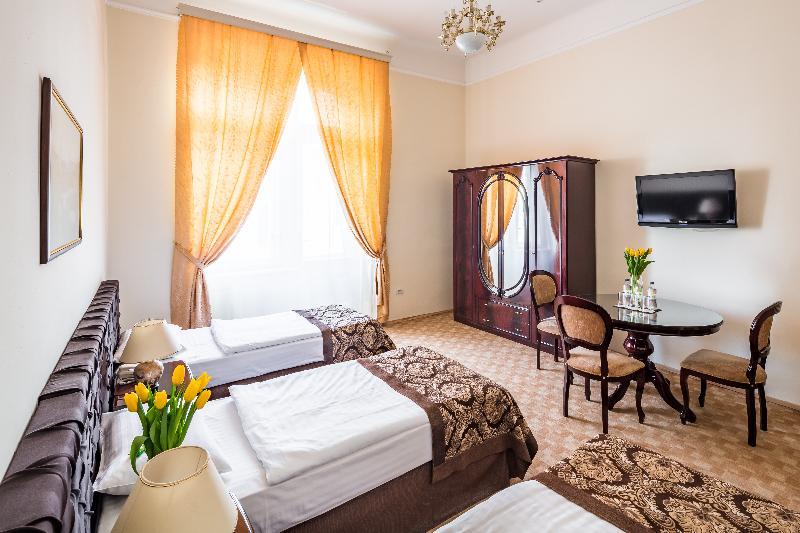 George Hotel Liov Exterior foto
